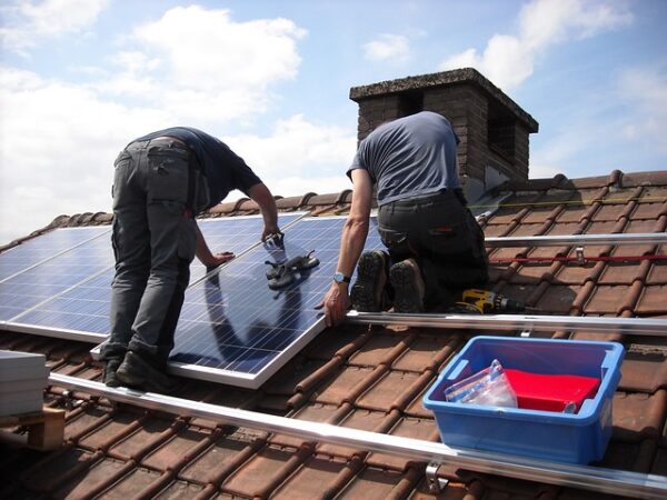 roofing-inspection-640x480-39612673.jpeg