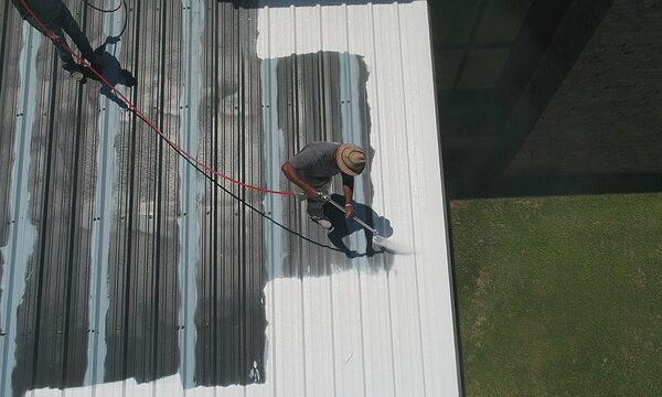 roofing-inspection-640x480-65908138.jpeg