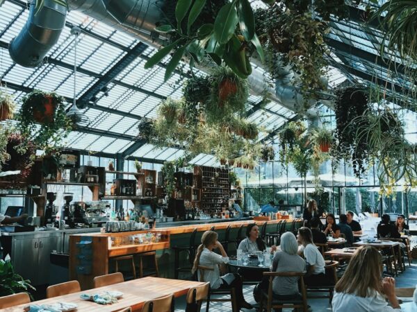 cafe-640x480-33480608.jpeg