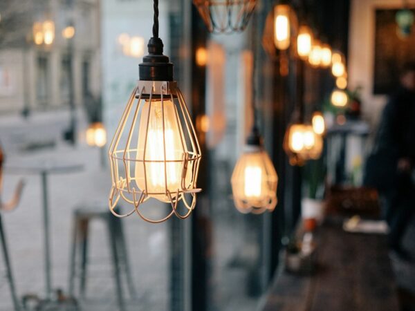 cafe-640x480-80909016.jpeg
