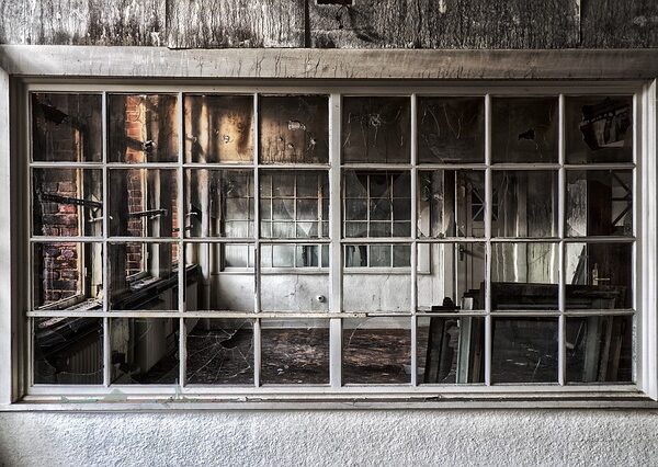 water-damage-640x480-72817103.jpeg