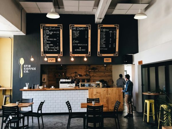 cafe-640x480-39821435.jpeg