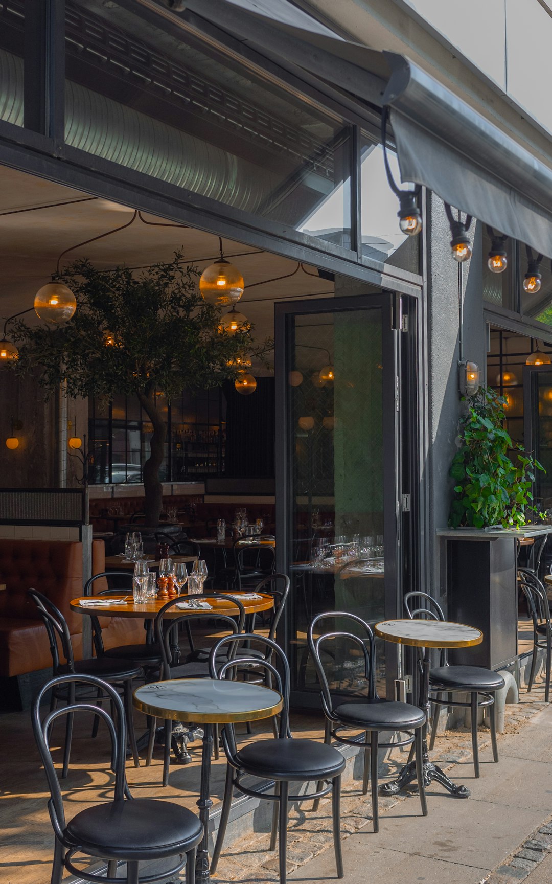 Uncover Trendy Cafes: A Coffee Culture Journey