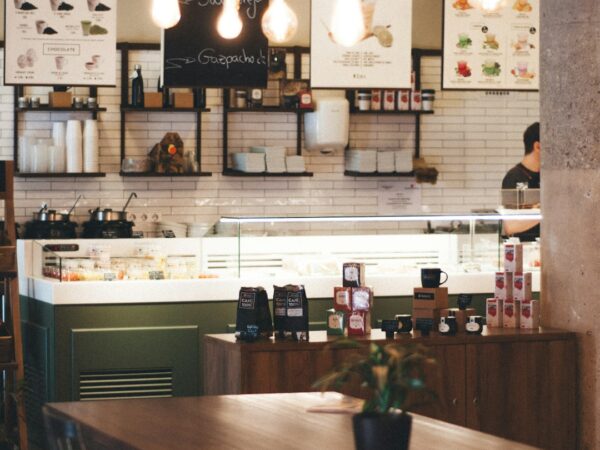 cafe-640x480-7969130.jpeg