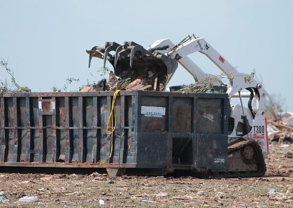 dumpster-640x480-25289621.jpeg