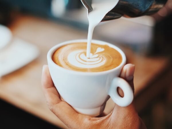 cafe-640x480-9849481.jpeg